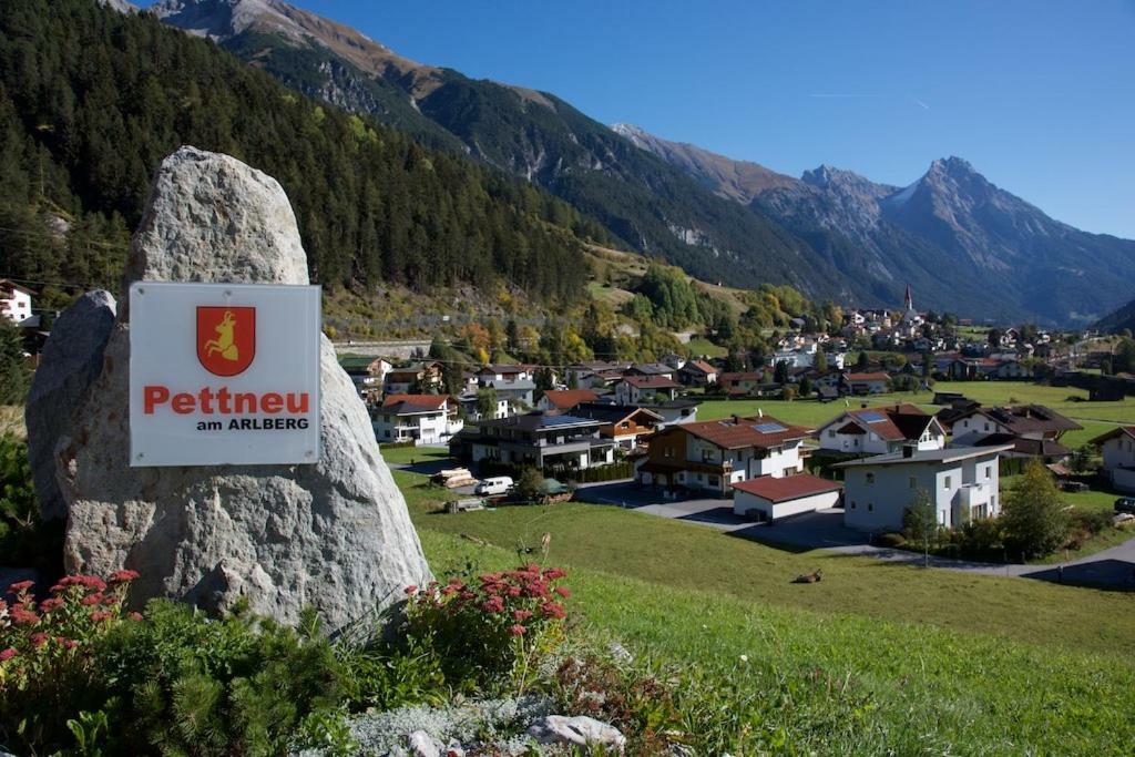 Pension Angelika Pettneu am Arlberg Exterior photo